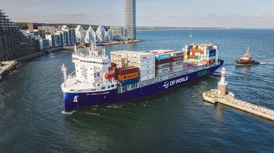 DP World Shipping bautiza su primer buque de propulsión dual por metanol