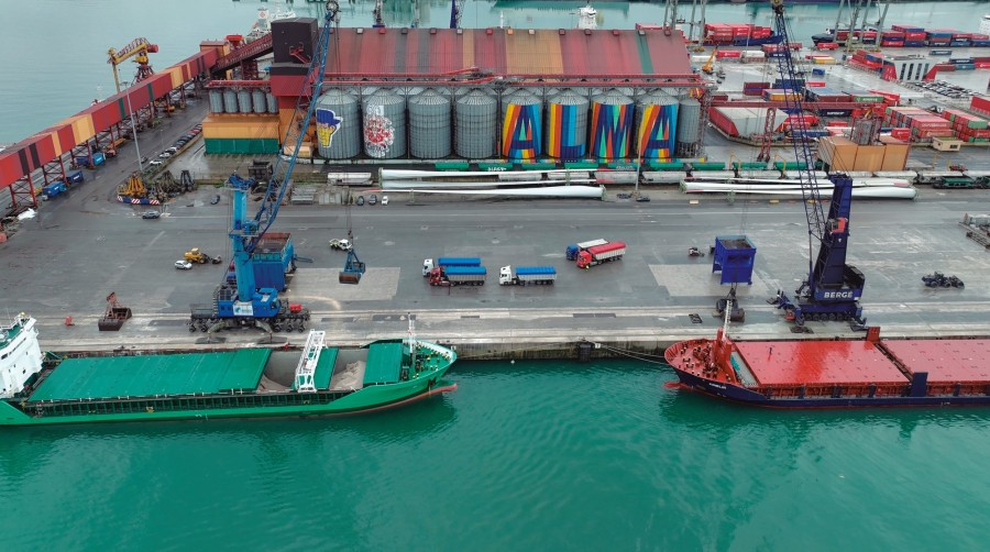 El contrato para los servicios de mantenimiento y conservación de equipos e instalaciones es para el periodo 2026-2028.