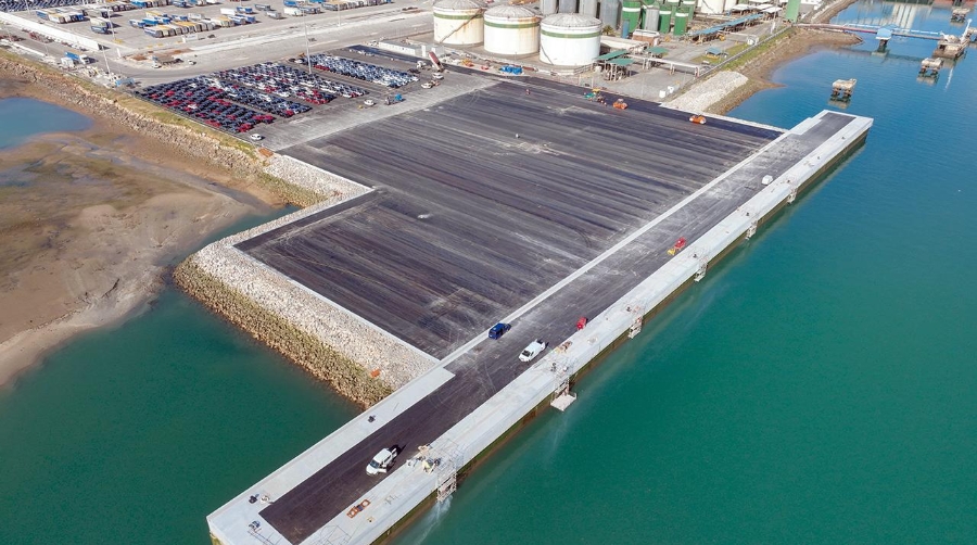 Se trata de una infraestructura de 14.000 metros cuadrados que complementa el espacio generado con el nuevo muelle.