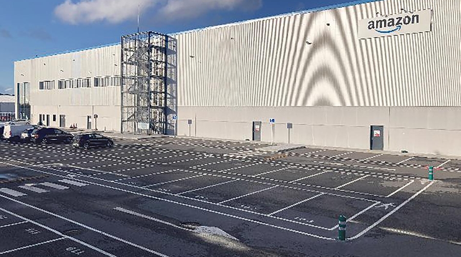La estación logística del gigante del e-commerce se encuentra en el municipio de Cambre.