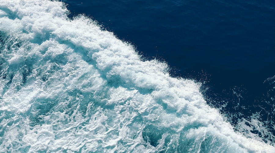 El oleaje es un efecto a tener en cuenta en los entornos portuarios.