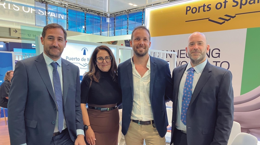 Javier Nieves, CEO; Patricia Chávez, responsable de la delegación de Algeciras; Henry Heinisuo, responsable del departamento de Aduanas de Algeciras; y Diego Gaitán, responsable del departamento de Aduanas de Málaga, de Nieves Operador Logístico. Foto E.M.