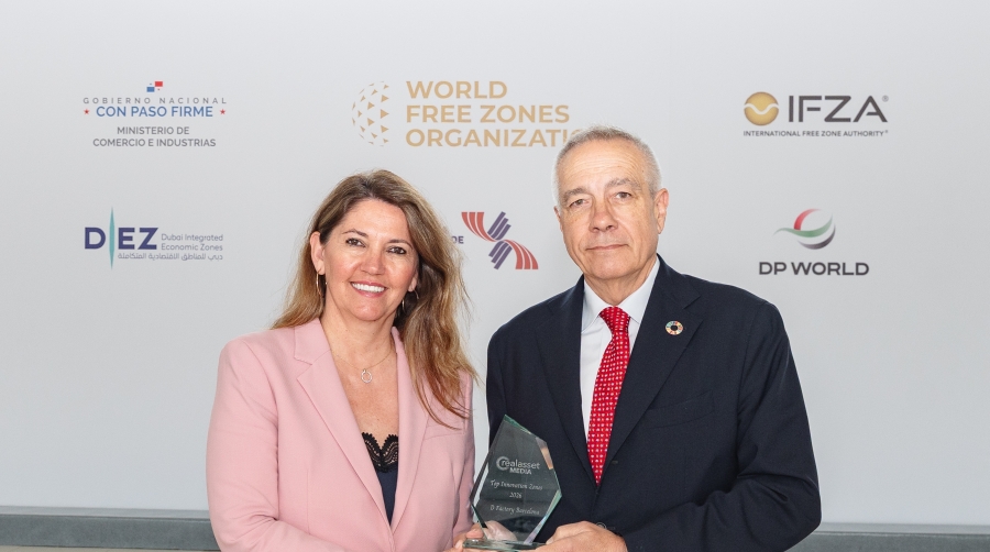 El presidente ejecutivo del Consorci de la Zona Franca de Barcelona (CZFB), Pere Navarro, y la directora general del CZFB, Blanca Sorigué.