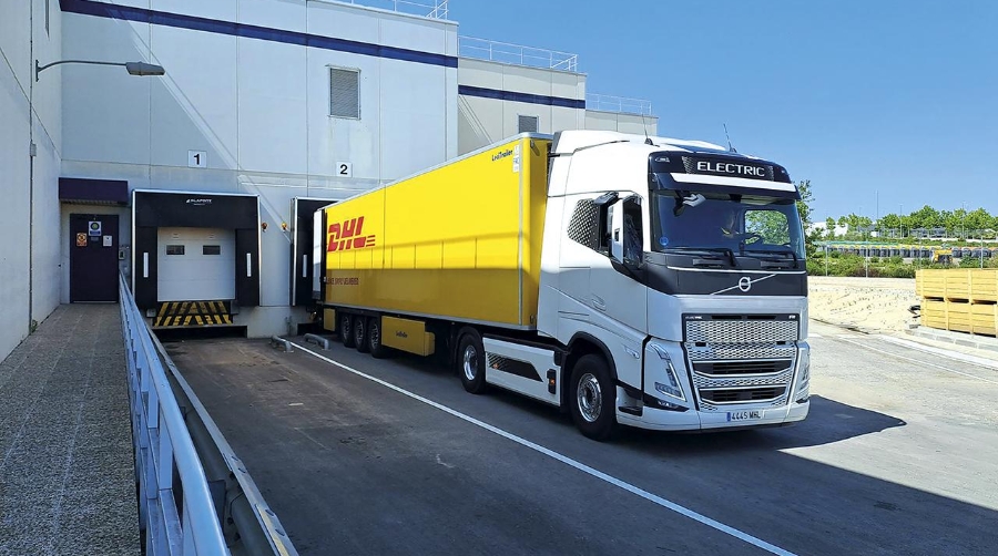 DHL y Volvo se alían en su objetico de lograr un transporte 100% sostenible.