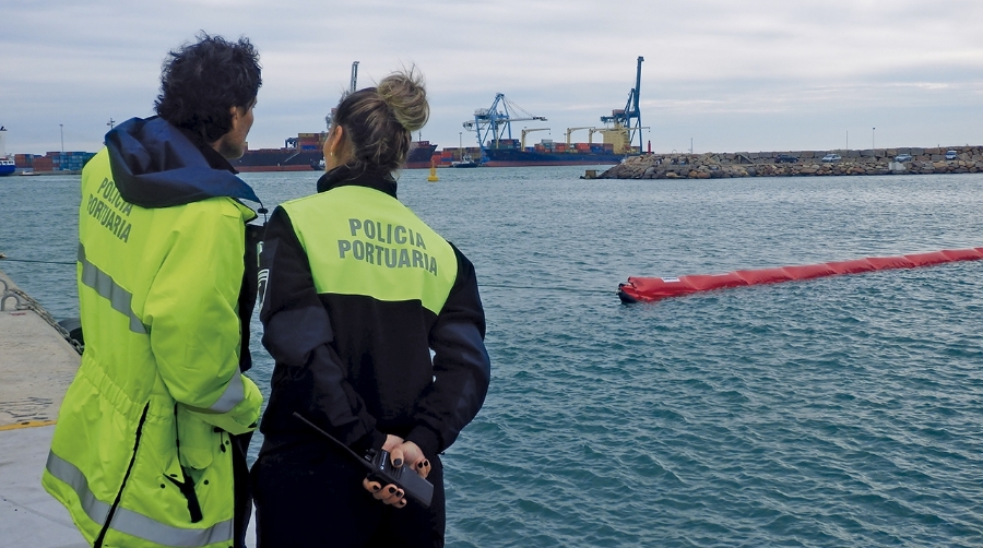 Castellón aprueba los honores y distinciones de la policía portuaria