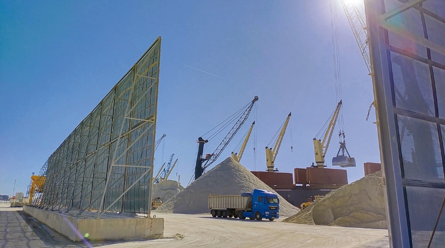 Pantallas en PortCastelló.