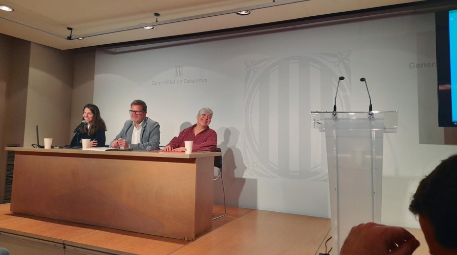 Jèssica Civil, directora del Área de Logística y Movilidad del Institut Cerdà; Isaac Albert, presidente y consejero delegado de Cimalsa; y Fina Jarque, directora Corporativa de Cimalsa. Foto C.C.
