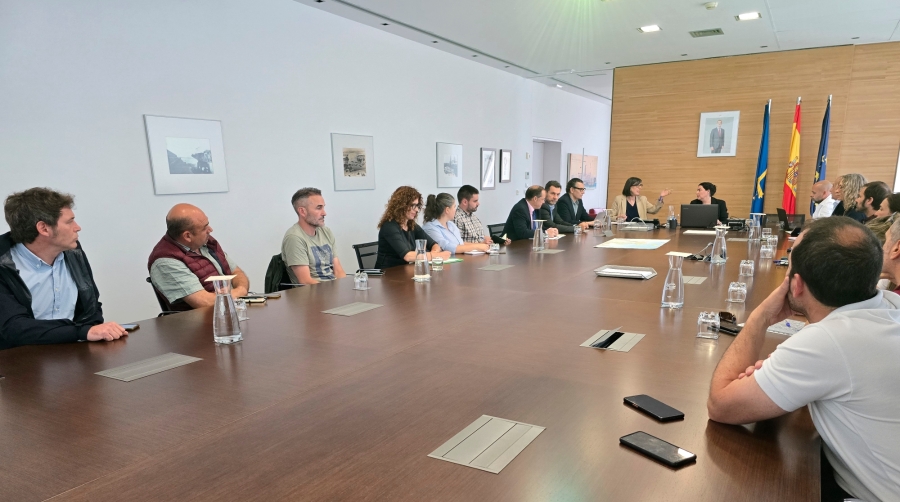 El Puerto de Gijón constituye la mesa de trabajo con las empresas de graneles sólidos