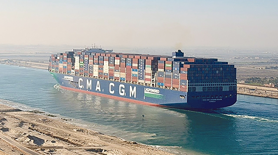El Canal de Suez ha presenciado el tránsito del megabuque portacontenedores “CMA CGM Jacques Saadé”.