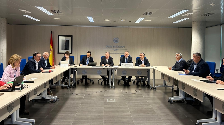 La APB flexibiliza los horarios de aparcamiento en el camino de la Escollera para autocares discrecionales