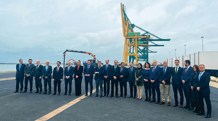 Los proyectos, denominados ‘Muelle Sur’ y ‘Poliducto’, representan una inversión de 299 millones de euros.