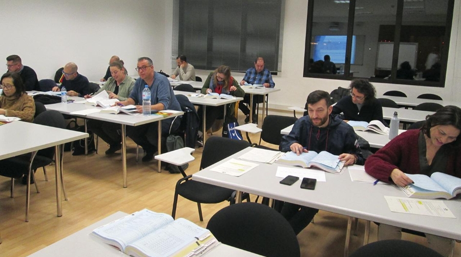 ATEIA Barcelona imparte el curso de reciclaje de mercancías peligrosas de IATA