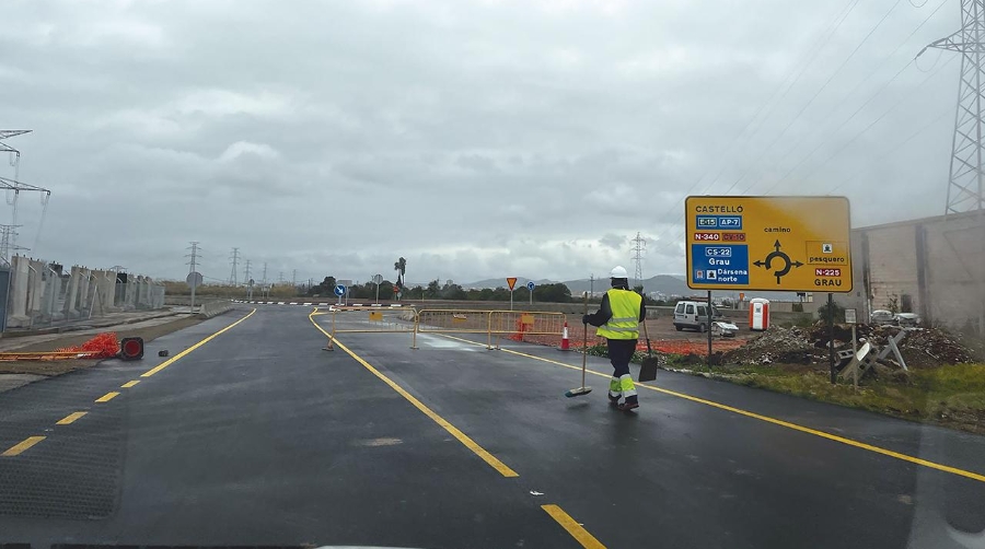 La nueva rotonda facilita el acceso con la Dársena Sur