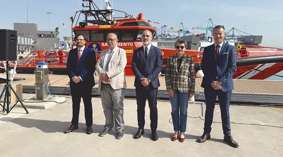 La presentación de la embarcación tuvo lugar en el Puerto de Valencia.