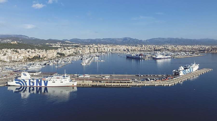 La APB gestiona anualmente cerca de 18 millones de toneladas de mercancías y alrededor de 7 millones de pasajeros.