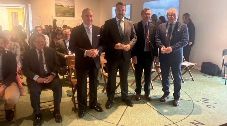 La AP de Avilés analiza con Banco Sabadell la situación arancelaria en una jornada
