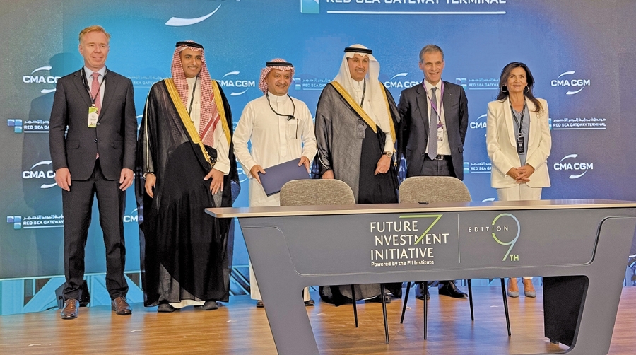 Un momento de la firma en Riad (Arabia Saudita).