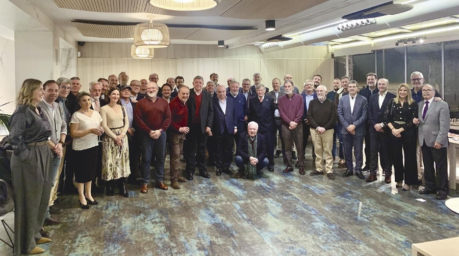 La comunidad logística homenajeó a Néstor Martínez tras su jubilación.