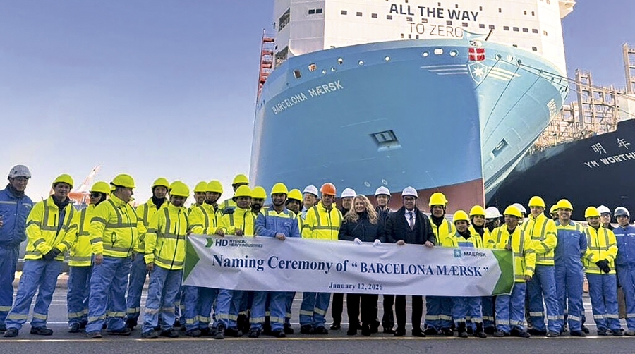 El “Barcelona Maersk” completa la serie de buques duales de la naviera