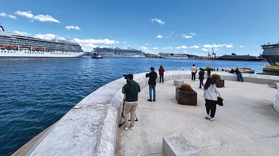 El Puerto de Cartagena vuelve a registrar un nuevo hito con la escala simultánea de cinco cruceros.