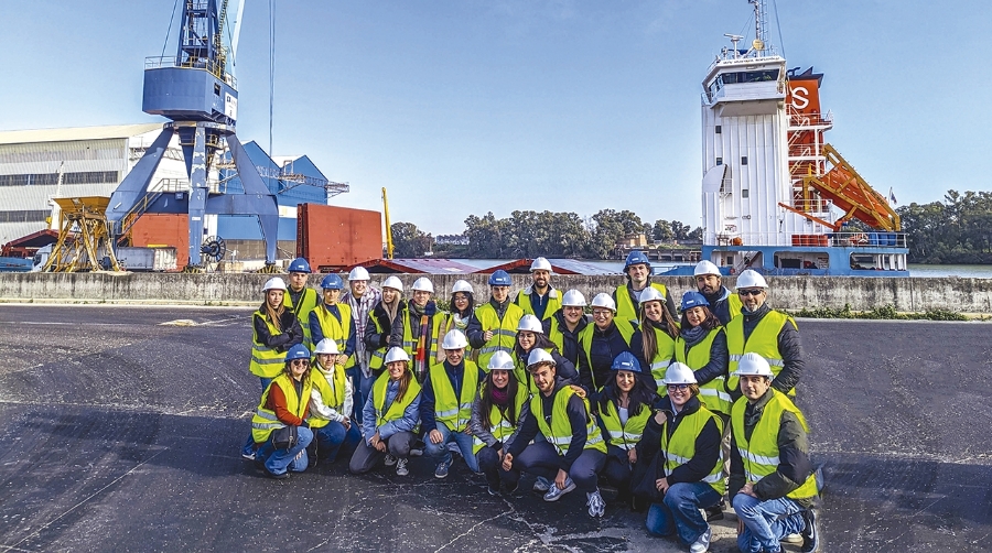 Una de las visitas realizadas a las instalaciones de Sevitrade en el Puerto de Sevilla.