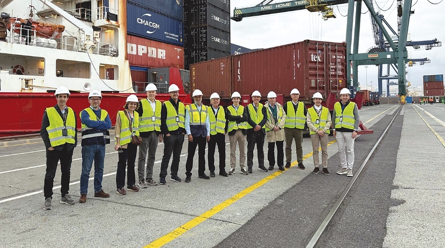 Representantes de Grupo Romeu y Gesport Atlantic durante una visita a Gesport Terminal Marítima.