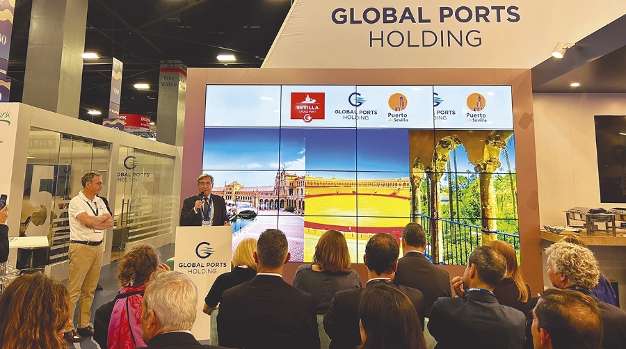 Rafael Carmona en un momento de la presentación en Miami.