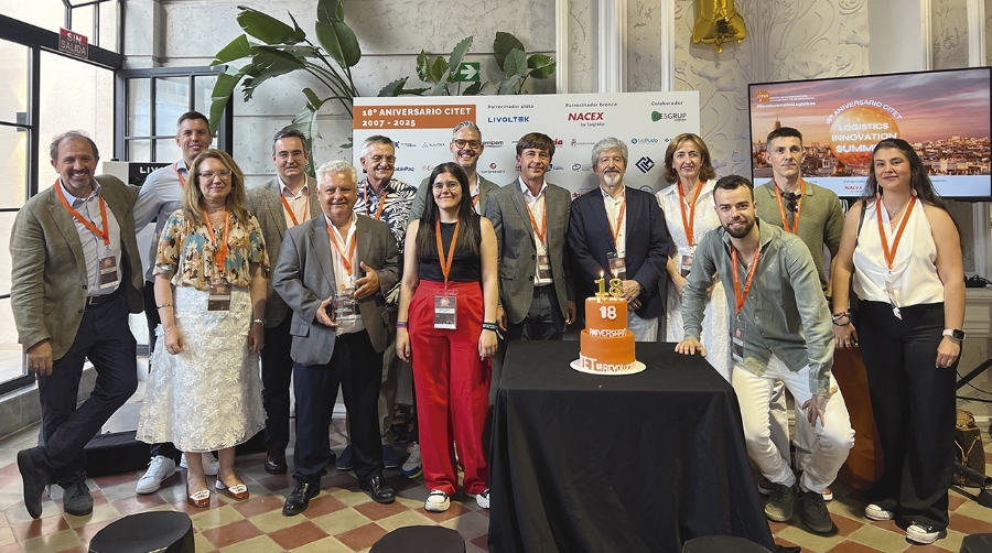 Eduardo Zapata, ex gerente de CITET y Contract Manager Aerospace Division Kuehne + Nagel; Enrique Sánchez, director de Desarrollo de Negocio de CITET y director general de Standtrack; María Jesús Romero de Ávila, directora general de Economía del Ayuntamiento de Madrid; Óscar Romera, coordinador de Economía, Comercio y Consumo del Ayuntamiento de Madrid; Fernando Romero, teniente de alcalde del Ayuntamiento de Coslada; Raimundo Almeda, ex director técnico de CITET; Daniel Latorre, director general de CITYlogin; Rebeca Figueiro, responsable de Marketing y Comunicación de CITET; Ramón García, director general de CITET; Fernando Rodríguez, presidente de CITET, Itxaso Larrañaga, directora de Personas y Sostenibilidad de Seur; Santiago Vesga, director de Proyectos de CITET; David García, departamento de operaciones de Nacex; Beatriz Limones, responsable de Proyectos de CITET.