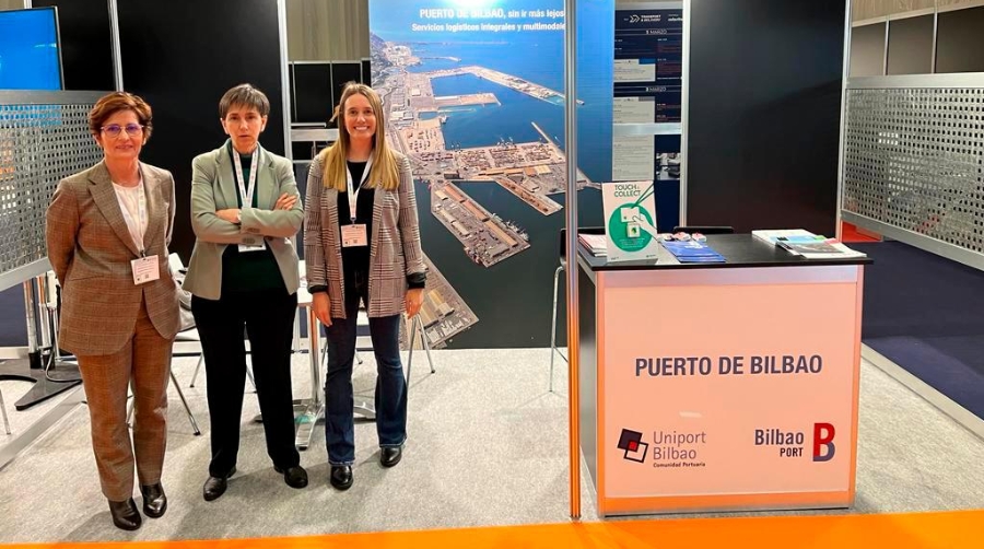 Amaia Sarasola, de la Autoridad Portuaria de Bilbao, e Inmaculada Ugarteche, de UniportBilbao.