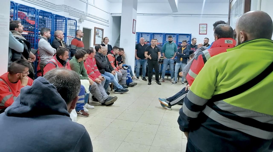 Asamblea realizada en el Puerto de Vigo.