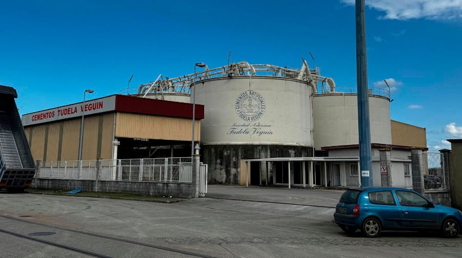 Cementos Tudela Veguín es una empresa muy arraigada en el puerto de A Coruña.