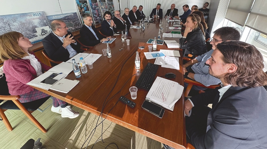 La Generalitat Valenciana y los transportistas se reúnen en la Mesa Sectorial de Innovación Logística Terrestre por Carretera de la Comunitat Valenciana.