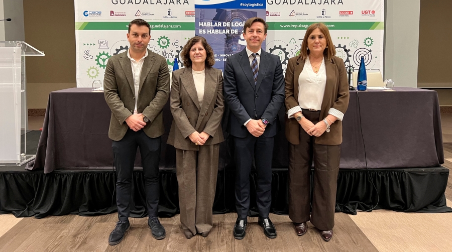 De izq a dcha: Raúl de la Fuente, diputado provincial; Marisol García, presidenta de CEOE-CEPYME Guadalajara; Ramón García, director General de CEL; Susana Blas, delegada de Economía, Empresas y Empleo de la Junta de Comunidades de Castilla-La Mancha en Guadalajara.