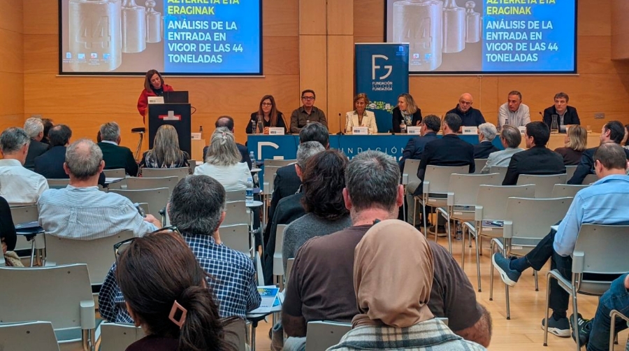 El acto ha sido clausurado por la alcaldesa de Irún, Cristina Laborda.