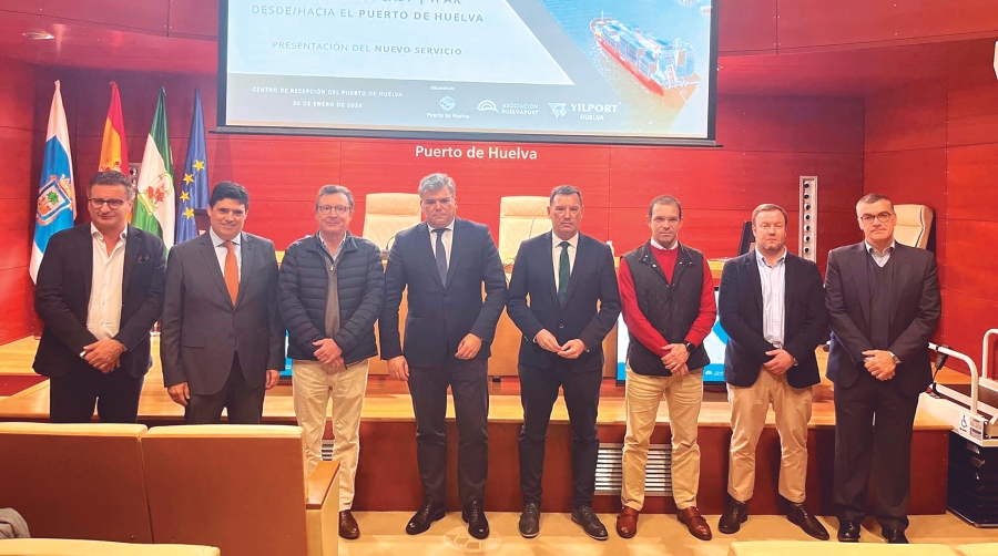 Acto de presentación a las empresas de la comunidad portuaria en el Centro de Recepción y Documentación del Puerto de Huelva.