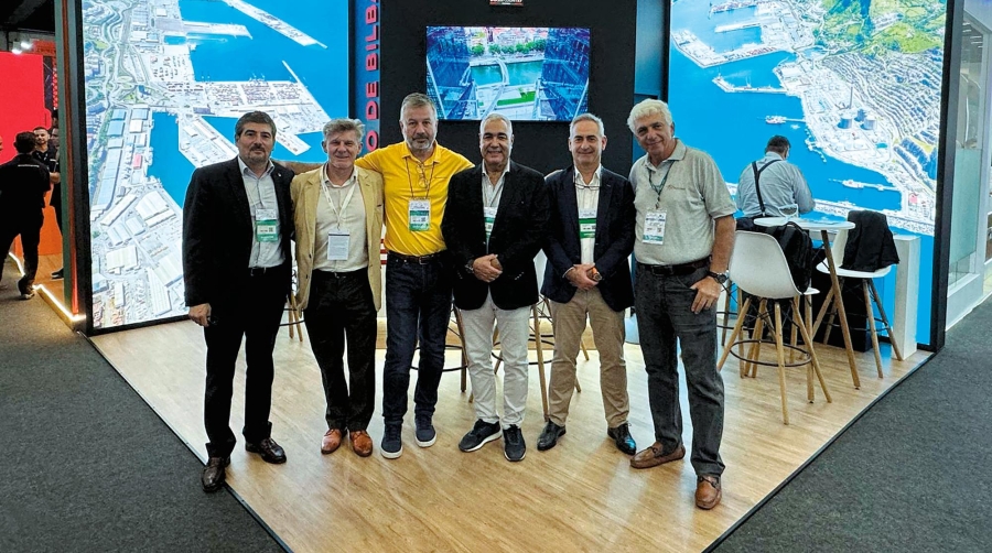Desde la izquierda: Roberto Bartolomé, de UniportBilbao; Valeriano García, de Nervión Internacional; Óscar Santisteban, de Asthon Cargo-Share Logistics; Jimmy Jaber, de Sparber Group y presidente de UniportBilbao; Jon Pastrana, de Debusman Pastrana; y Juan Carlos Platero, de JC Platero.