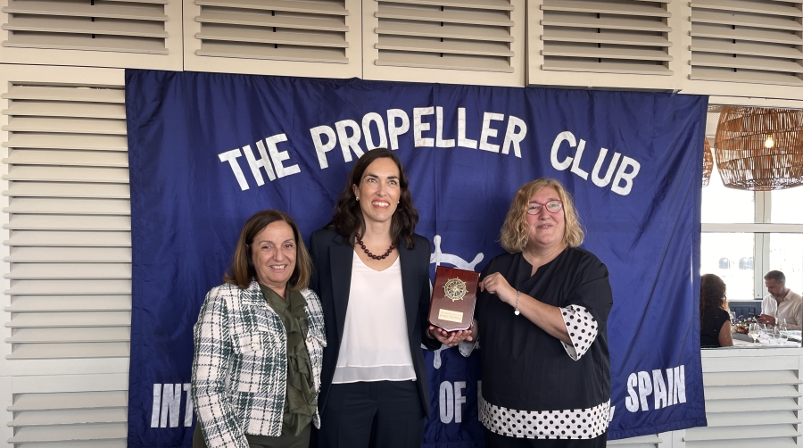 Montse Nomen, Cargo Wine; Berta Pérez Pey, directora internacional de la Cámara de Comercio de Barcelona e Isabel Blanch, presidenta del Propeller Club Barcelona. Foto: J.C.S.