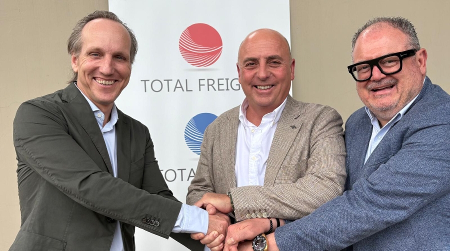Javier Romeu, CEO de TIBA; Francisco Marquinez, CEO de Total Freight y Francisco García, COO de Total Freight.