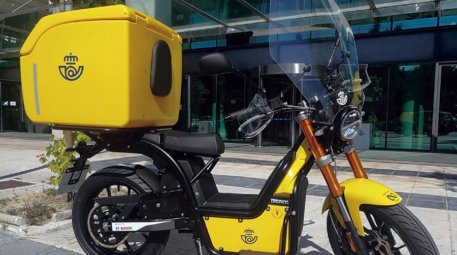 Correos incorpora 38 motos eléctricas a su flota en Valencia