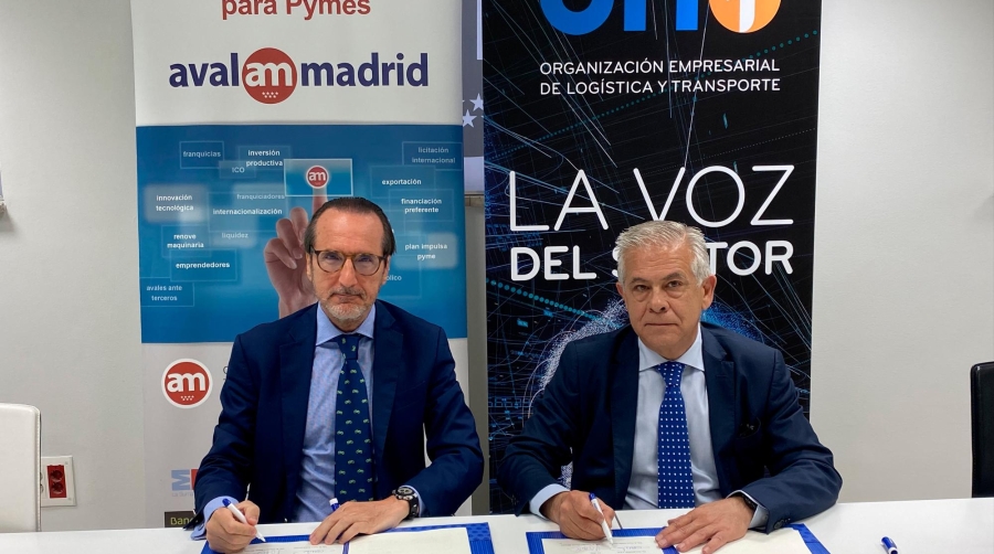 Francisco Aranda, presidente de UNO; y Pedro Embid, pdirector general de Avalmadrid, esta mañana durante la firma del acuerdo.
