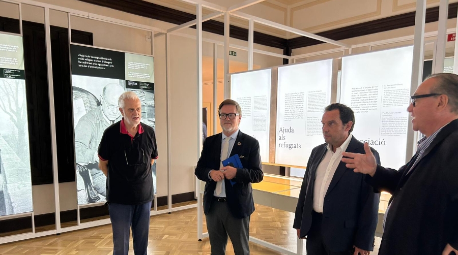 El presidente de Port Tarragona, Santiago J. Castellà, ha visitado el Museo Pau Casals.