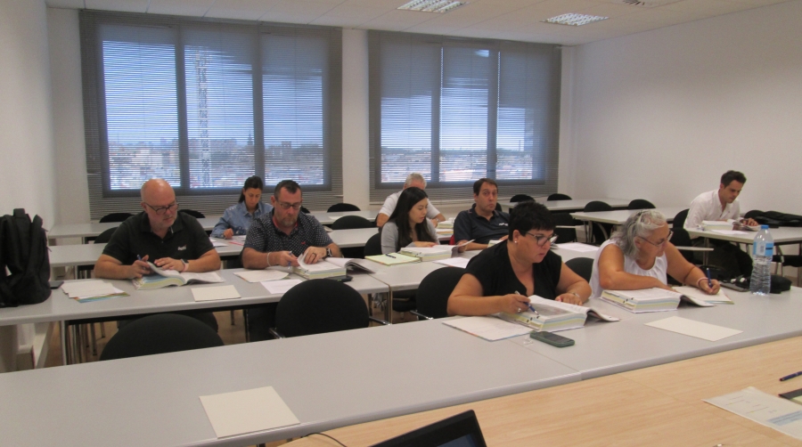 El pasado martes 30 de septiembre, a las 17:00 horas, comenzó la cuarta edición del Curso de Reciclaje para Transporte Aéreo de Mercancías Peligrosas IATA organizado por ATEIA-OLTRA Barcelona.