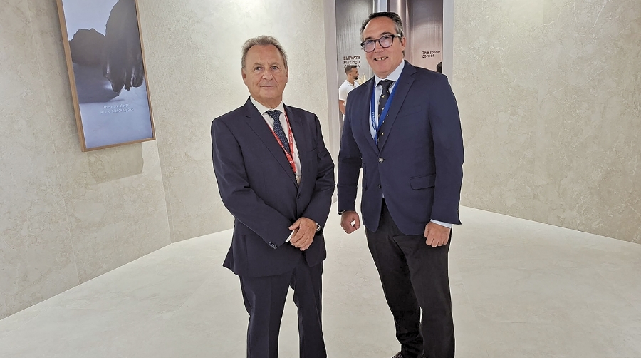 Ismael García, presidente de ASCER, junto a Rubén Ibáñez, presidente de la Autoridad Portuaria de Castellón.