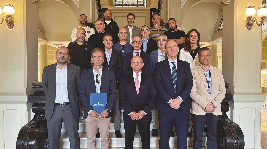 Coordinadora y Acemar firman el convenio de la estiba de Málaga