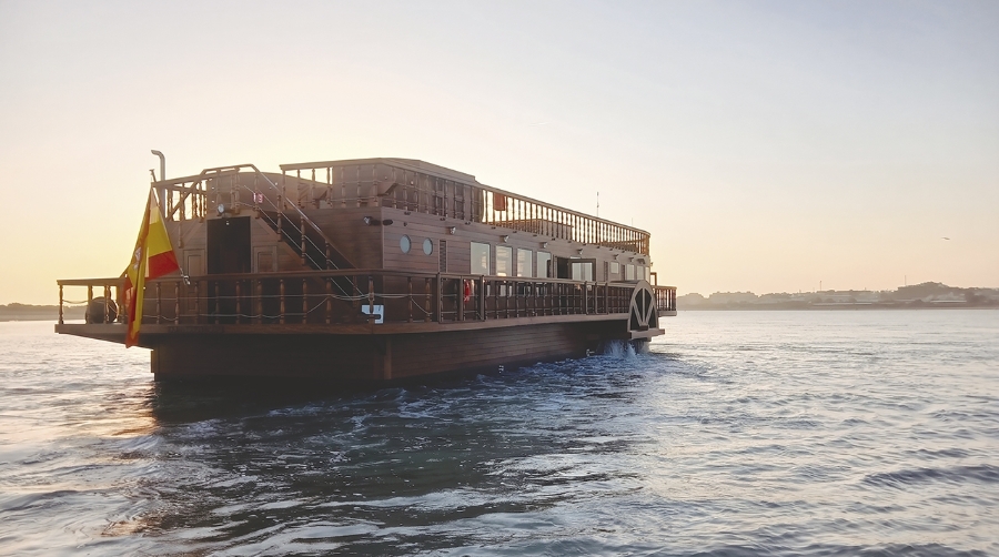 El Puerto de Sevilla recibe la recreación del “Real Fernando”