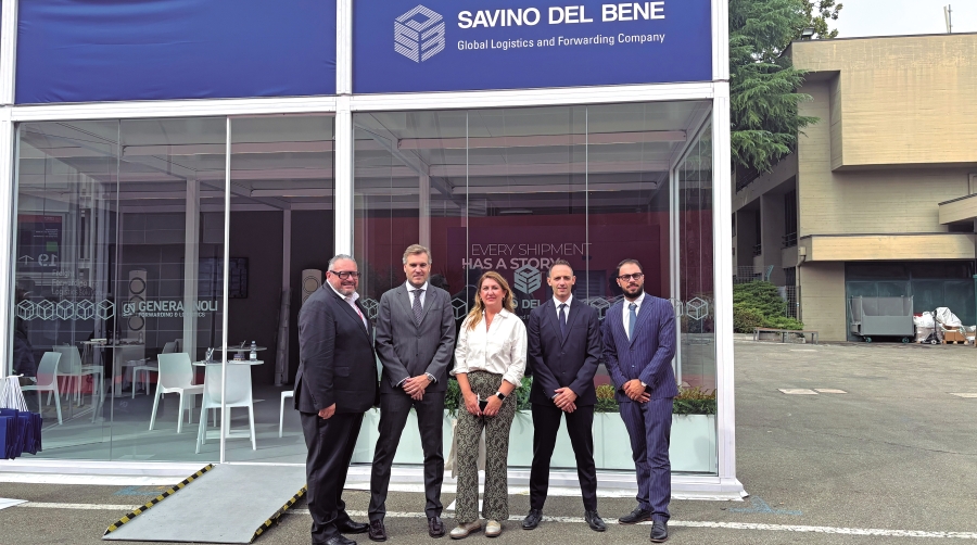 Toni Geraci, managing director; Carlos Cabedo, Sales manager of Latam; Pilar Escrich, Export manager; José Quijal, Pircing &amp; Service Customer ; y Gianmarco Fedele, Business Development Sales. Foto H. T.