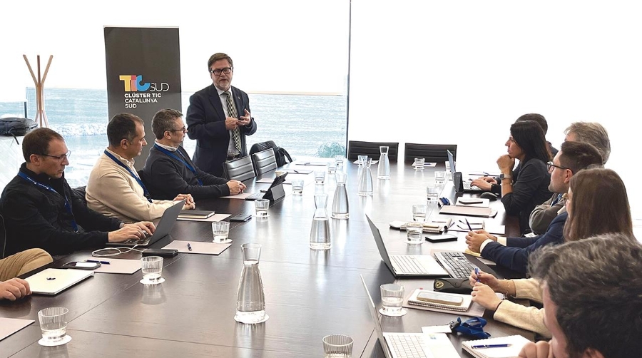 Intervención del presidente de Port Tarragona, Santiago Castellà, durante la Junta Directiva del Clúster TIC Catalunya Sud.
