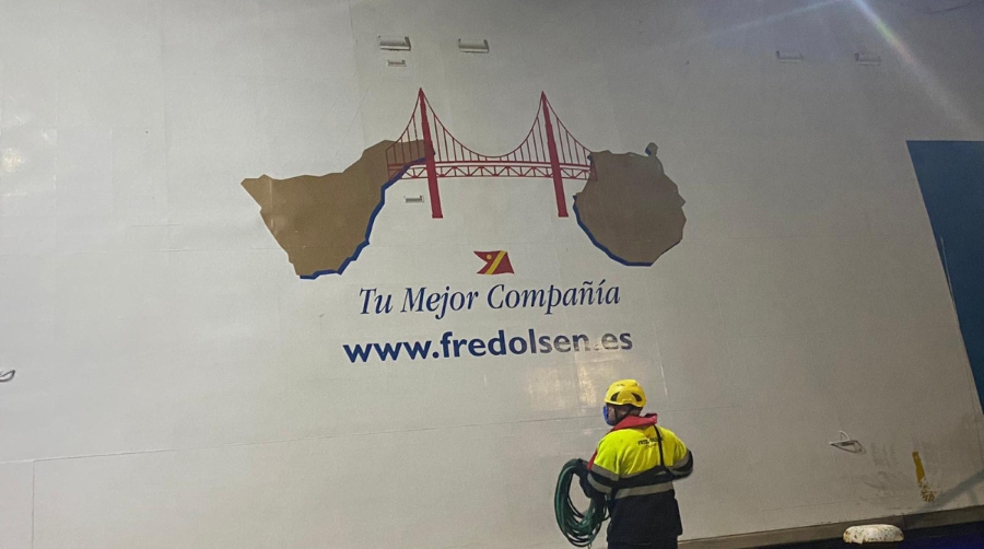 El &ldquo;Bentago Express&rdquo; ya se encuentra atracado en el muelle de Agaete