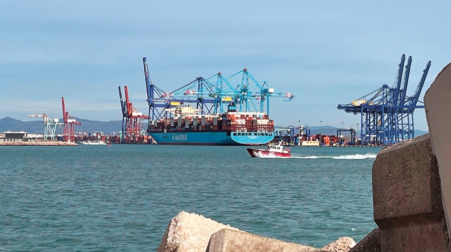 Valencia combina su función de gateway con el transbordo, lo que le permite mantener una posición destacada.