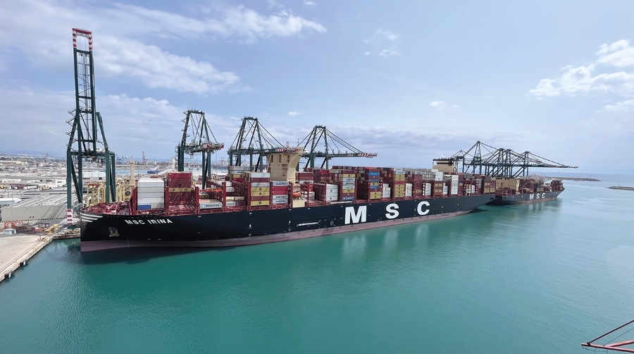 Buque de MSC atracado en el Puerto de Valencia.
